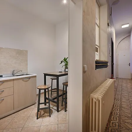 Apartahotel Boutique By Little King