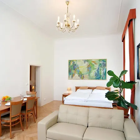 Boutique Aparthotel 3*