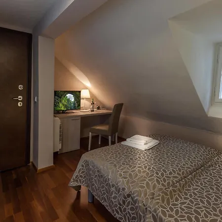Boutique Aparthotel 3*