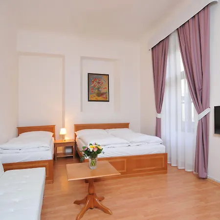 Boutique Residence By Little King Aparthotel Prag