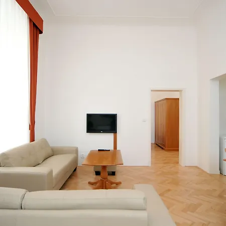 Aparthotel Boutique Residence By Little King 3*